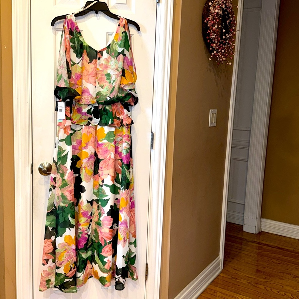 SIGNATURE BY ROBBIE BEE ❤️👗❤️ - Picture 3 of 4